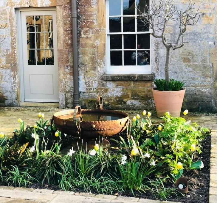 Escape To Ash House 18Th Century Manor In Somerset Martock Exterior photo